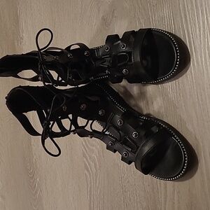 Low gladiator sandals